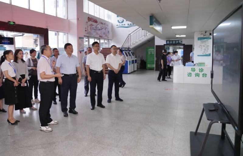 梁万年率av自拍团队赴上思县调研指导国家基层卫生健康综合试验区建设工作